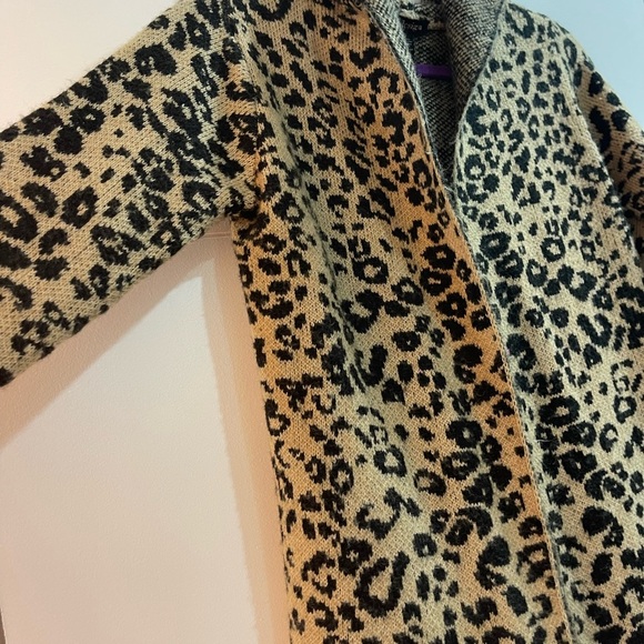 New no tag it’s a hoodie very comfortable Size Small never used - Picture 2 of 4